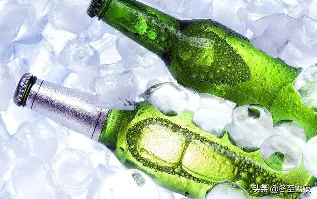 冰白酒喝了会怎么样，白酒冰着喝会怎样（但这3个“坏处”要了解）