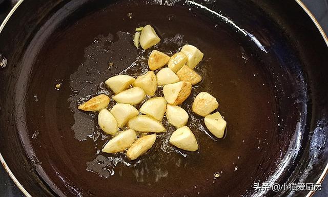 口蘑炒多久能熟，口蘑怎么炒（没想到鸡胸肉和口蘑一起炒这么好吃）