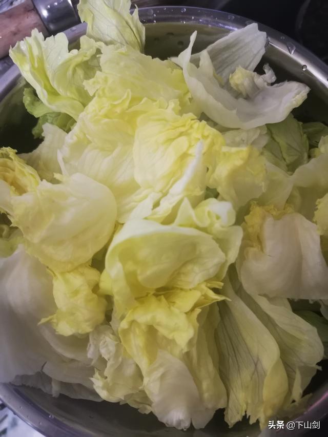 西生菜怎么做好吃，西生菜怎么做好吃又简单（脆脆好吃的蚝油西生菜）