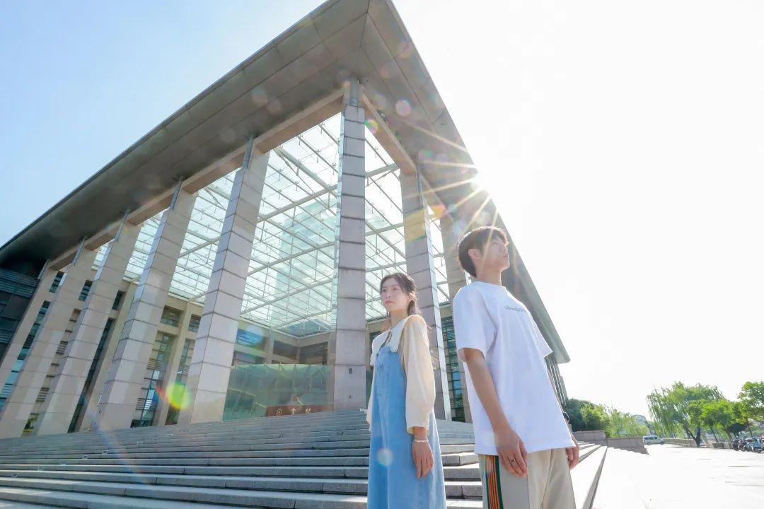 浙江大学主校区(浙江大学各个校区简介)