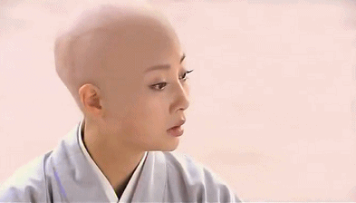 秃头留什么发型，秃头留什么发型好（同样是光头造型）