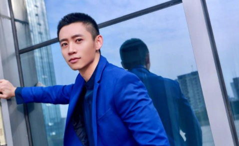 靠单身博眼球赚流量，被抄袭维权后反被骂又老又糊，魏晨经历了啥