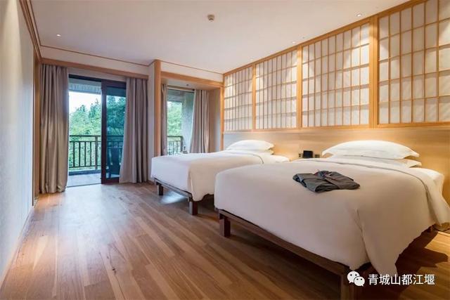 青城山旅游，青城山旅游图（赏千年银杏、观层林尽染、泡山间温泉......顶奢配置慢生活尽在青城山～）