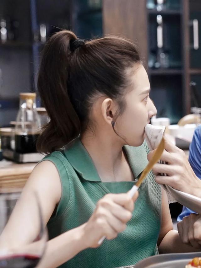 儿童发型图片 小女孩发型绑扎方法简单又可爱，儿童发型图片（几款绝美的新年公主编发）