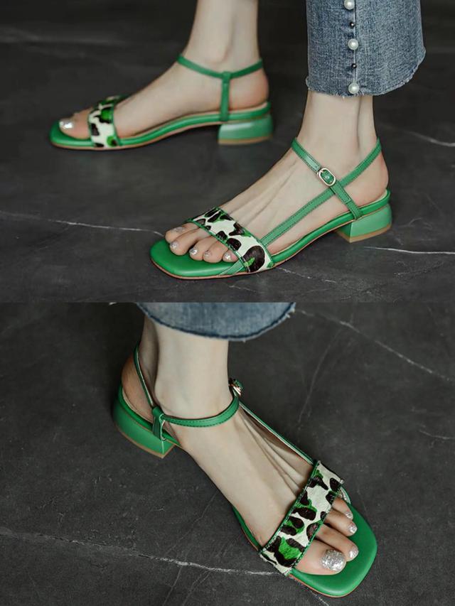 绿色鞋子怎么搭配衣服，绿色鞋子怎么搭配衣服夏天（总结篇//绿色的夏天鞋子）