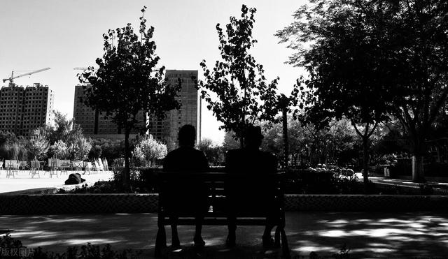 大学生必读书籍十大排行榜，带你从多个角度看待整个世界