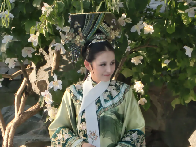 唐艺昕甄嬛传演的谁，唐艺昕在甄嬛传里演什么角色呢（“蛇蝎女孩”异军突起）