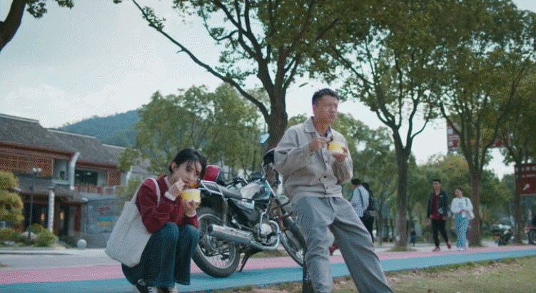 盘龙卧虎高山顶的演员，盘龙卧虎高山顶的演员是谁（把汤唯和蒋勤勤等女星放在一起）