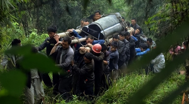 为什么埋葬逝者，抬的棺木中间不能落地，为什么埋葬逝者（为什么下葬途中棺材不能落地）
