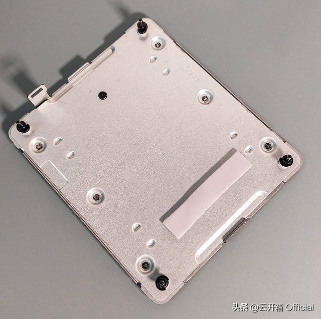 合金弹头峡谷战，合金弹头通关图片（仅约一瓶饮料容积的千元级迷你主机）