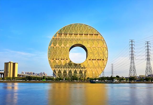 中央电视台大楼设计，中央电视台总部大楼对外开放吗（摸不着艺术的边界）