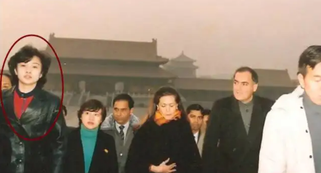 边梅为什么退役，pejing为什么退役（边梅：25岁成北京选美小姐）