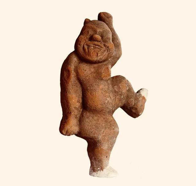 雕塑说唱俑是哪个朝代的，说唱俑是什么类型的雕塑（临博瑰宝丨来自汉代的老艺术家——说唱俑）