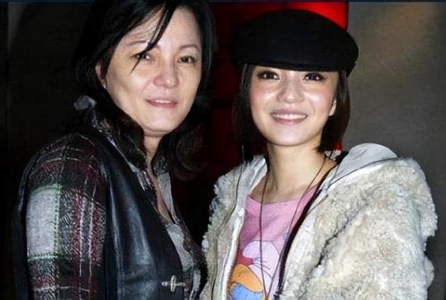 张韶涵家丑事件是什么，张韶涵家里出现了什么事情（张韶涵噙泪首曝与母亲交恶细节）