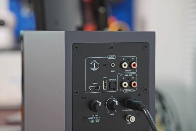 艾特铭客音响系列介绍，小桌面也能搭配的HiFi级有源音箱