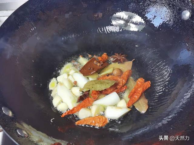 牛肉炖土豆怎么炖好吃又烂，牛肉炖土豆怎么炖好吃又烂干炸里脊（牛腩炖土豆的酒店做法）