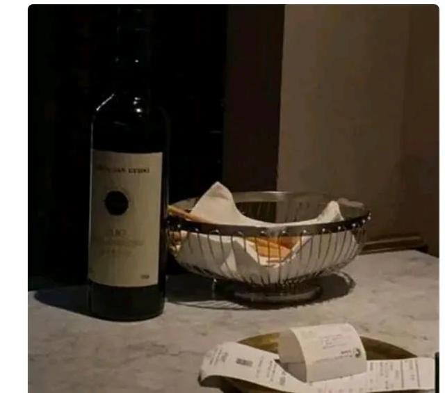 有哪些关于表白的藏头诗，关于表白的藏头诗歌（藏头诗表白）