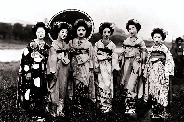 日本名字的由来，日本为什么叫倭国（译成中文后都像在骂自己）