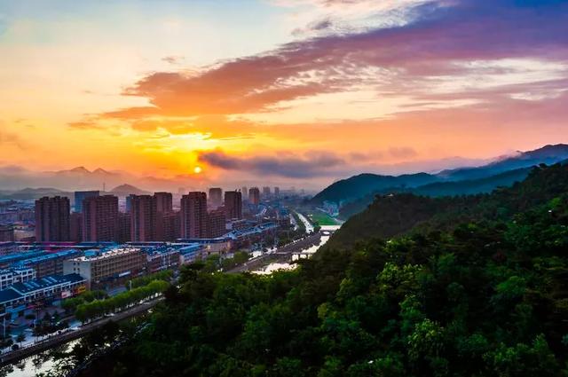 秦皇岛日出时间，2022日出日落时间表（惊艳八方的第一缕阳光）