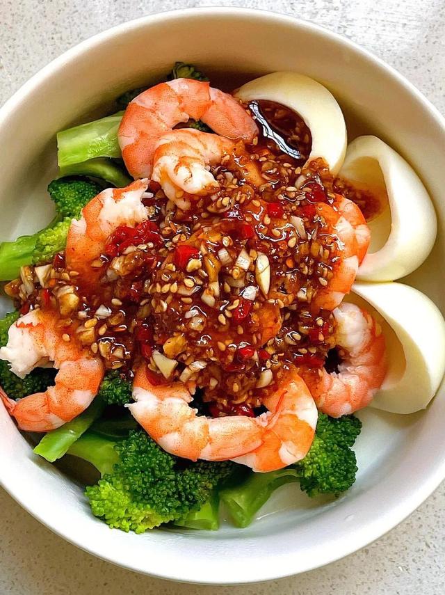 蒜香虾仁，蒜蓉虾仁的做法（这3种做法上手简单味道鲜美）