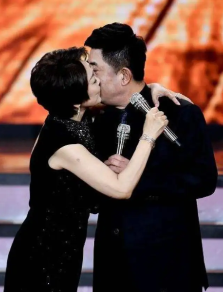 成名后离开丈夫远赴美国,65岁无子女,《庐山恋》张瑜现状如何?