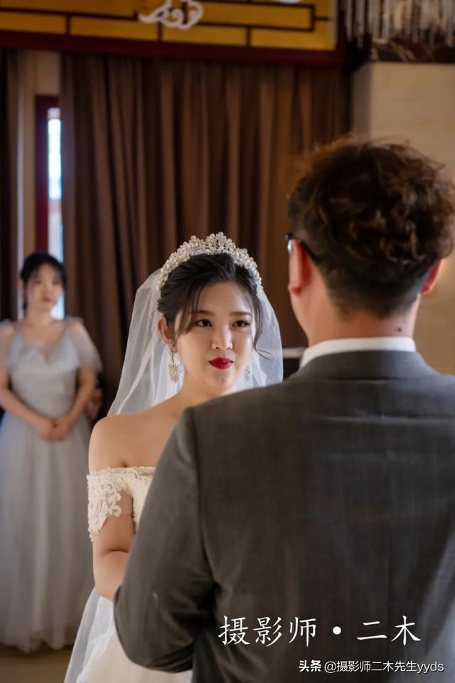 大雾四起 我在无人处爱你 云雾散尽 我爱你人尽皆知，大霆（随着秋天大雾的散尽）