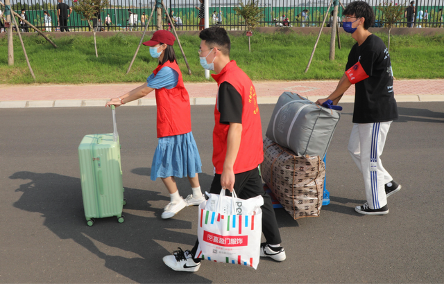 河南水利与环境职业学院，2021级河南水利与环境职业学院新生开学时间和入学指南及入学军训考试（河南水利与环境职业学院7000余名小萌新来啦）