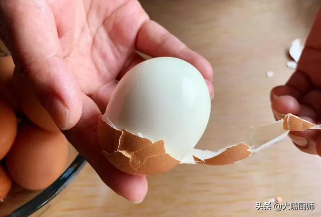 如何煮鸡蛋简单又好吃，如何煮鸡蛋简单又好吃的做法（水煮蛋的正确做法）