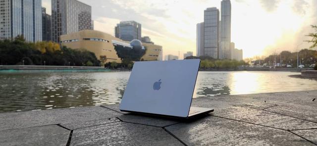 苹果笔记本怎么样，电商用苹果笔记本怎么样（MacBook14体验与简评）