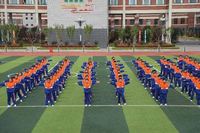 中学生广播体操舞动青春，第三套中学生广播体操《舞动青春》的做法（展现风貌—濮阳市第十中学“舞动青春”广播操比赛）