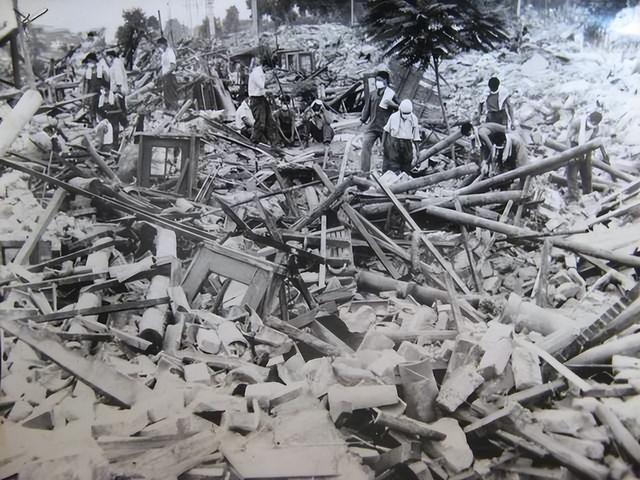 唐山大地震时间，唐山大地震时间是几点（谁是首个到达灾区的中央领导）