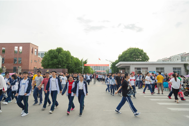 期末考试家长寄语（家长在试卷上签名好用心）