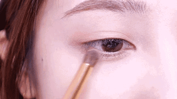 上妆前的步骤有哪些，妆前是什么步骤（新手必看的保姆级化妆教程）