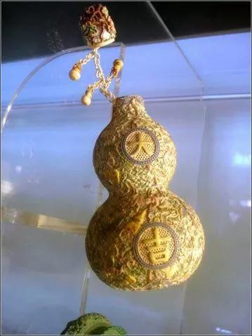 葫芦雕刻图案大全，如何雕刻简单葫芦工艺品（图片分享请欣赏艺术家在葫芦上雕刻的艺术品）