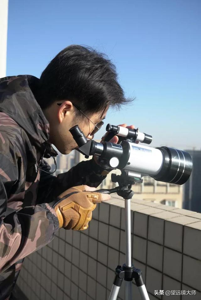 天文望远镜倍数，天文初学者购买的望远镜（150倍和525倍的天文望远镜）