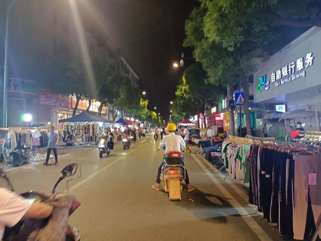 浙江金华有哪些地方有夜市，金华市区夜市有几个（金华金义新区孝顺镇朝晖路上的夜市）