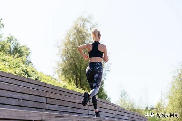 女生跑步最容易瘦哪里，慢跑30分钟一个周可以瘦几斤（跑步最容易瘦哪里）