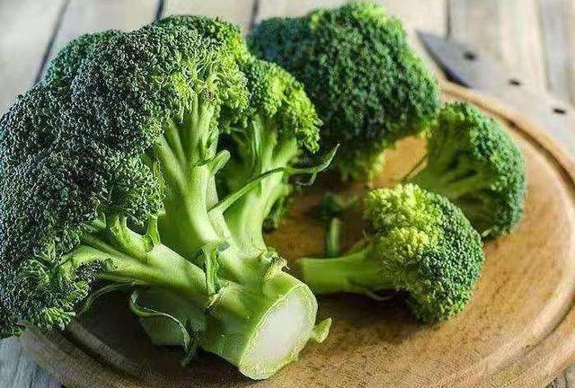 含叶黄素的食物和水果，叶黄素是什么（这四种蔬菜富含叶黄素）