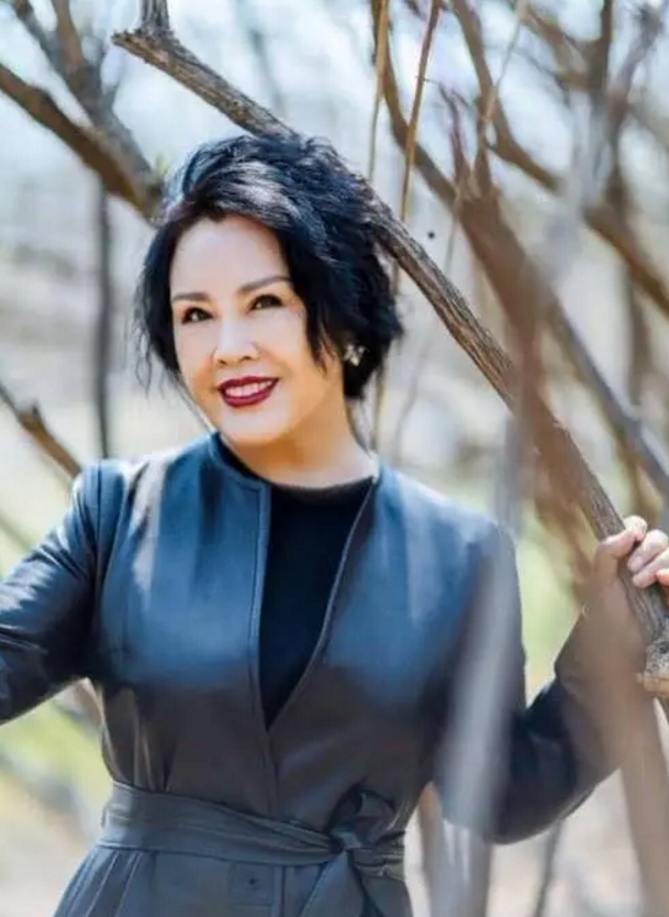 潘长江的婚姻观，潘长江为86岁母亲庆生