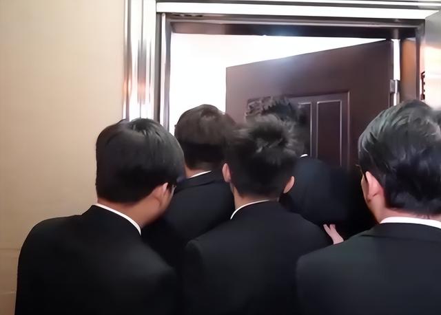 伴娘必须是未婚吗，已婚闺蜜可以做伴娘吗（00后女生当41次伴娘）