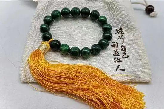 干青手串的功效与作用，女人戴什么手串最养人（点点爱心照亮困境儿童的求学路）