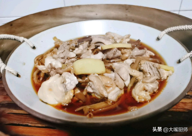 生吃大葱的功效与作用害处，生吃大葱的功效与作用（营养好吃易消化）