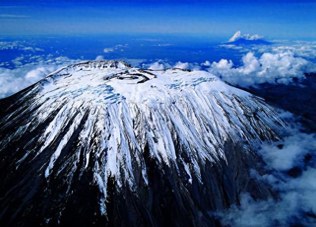 一、非洲旅游必去的十大著名景点【乞力马扎罗山】