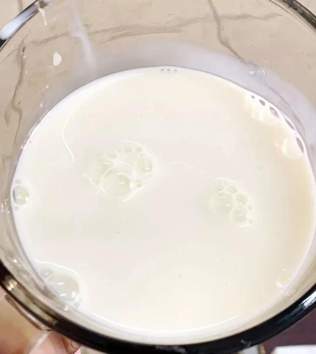 浓缩牛奶与纯牛奶区别，浓缩牛奶与纯牛奶区别图片（大家喝过的最好喝的纯牛奶是什么）