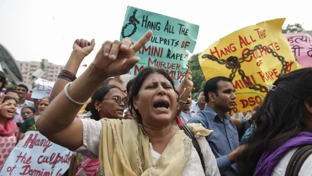 德里黑公交案，2012年印度黑公交案