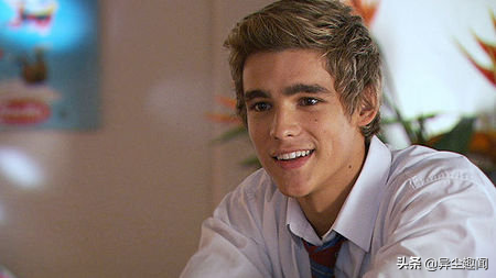 电影沉睡魔咒1王子是谁演的，沉睡魔咒2的王子是谁演的（沉睡魔咒的王子其实是澳洲的阳光小鲜肉）