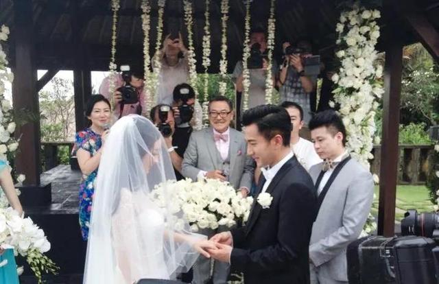 杨幂刘恺威婚礼直播，杨幂刘恺威婚礼背后的小秘密（笑得最甜的不是新郎新娘）
