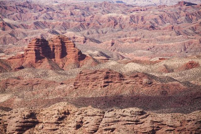暑假去哪里旅游好，暑假去哪里旅游好玩2021（最适合去的12个美景地）
