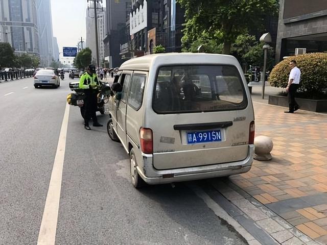 年检需要什么资料，异地车辆年检需要带什么资料（所需要的资料有哪几样）