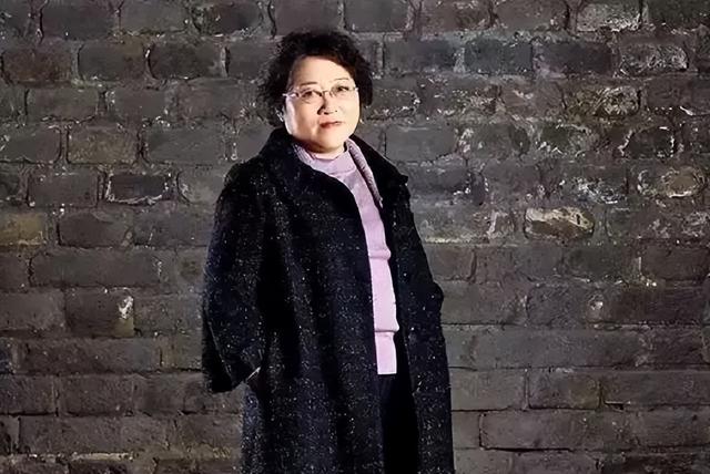 李银河的个人资料简介，李银河简介（李银河与出租车司机的“跨性别恋情”）